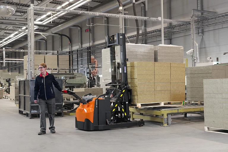 BT Staxio 1,2t con montante retrattile - Immagine 6