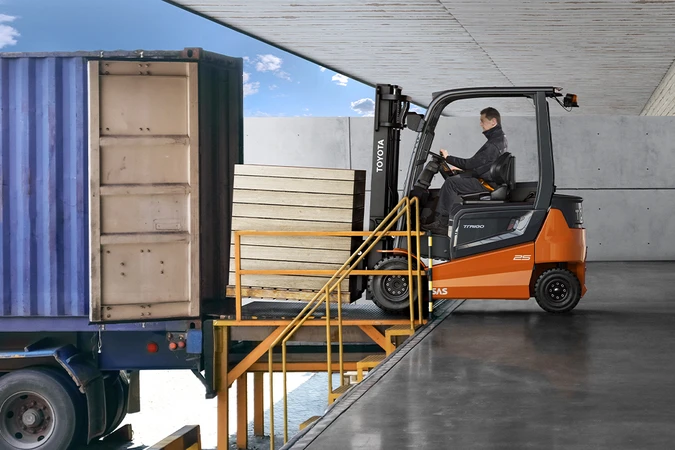 Toyota Traigo80, 4 ruote compatto 2,5t - Immagine 8