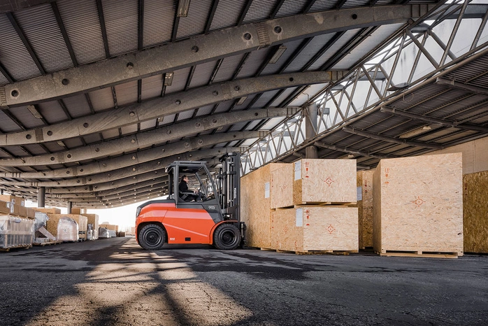 Carrelli controbilanciati elettrici da 6000 a 8000 kg