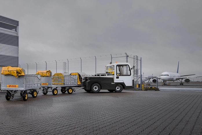 Trattori industriali con operatore a bordo seduto e trattori a pianale